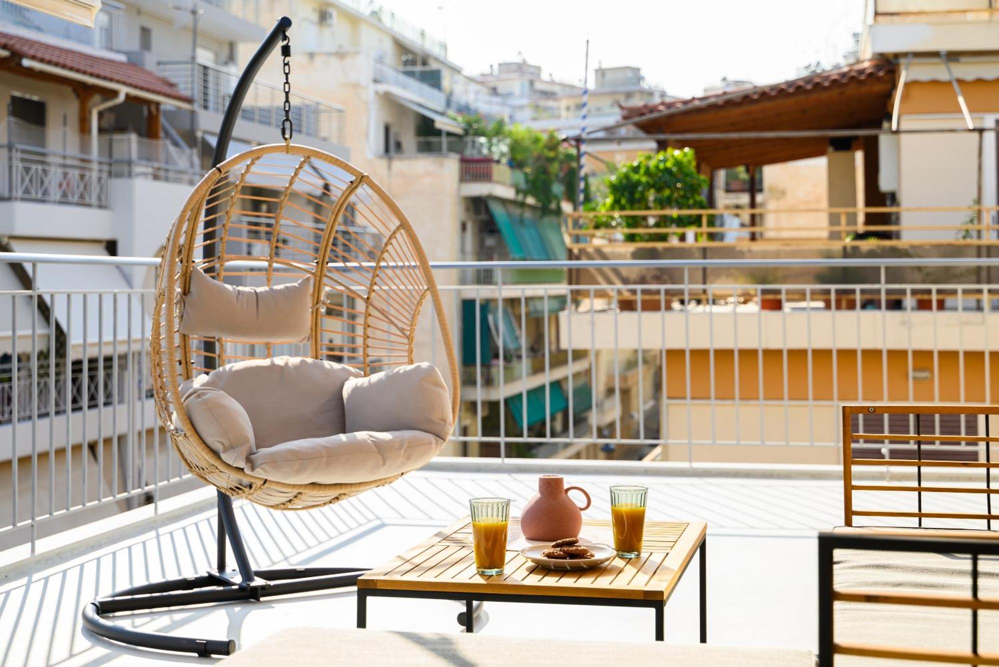 The H Experience - Urban 2bd Rooftop Center * Athens